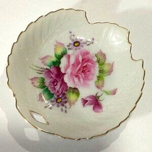 Vintage 40s Trinket Dish Leaf Shape‎ w/Cut Out Handle Roses Decor Occupied Japan